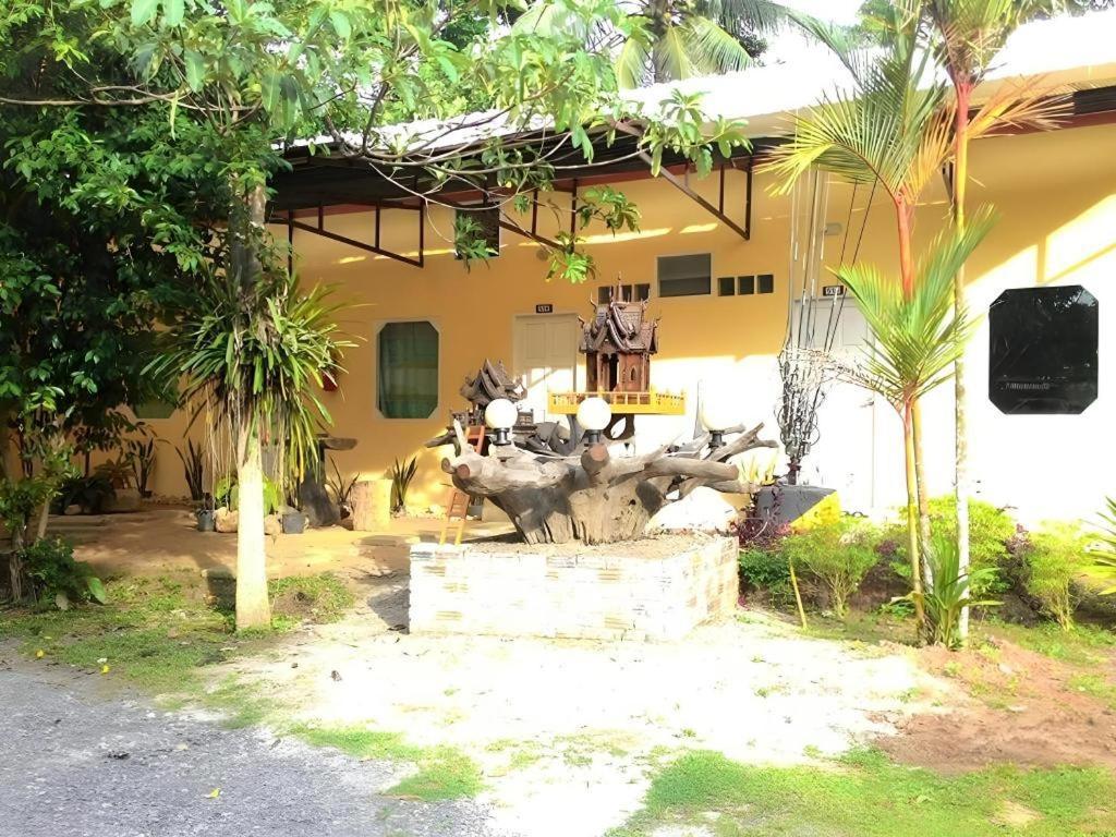 Kanta Hill Resort Nakhon Si Thammarat Exterior foto